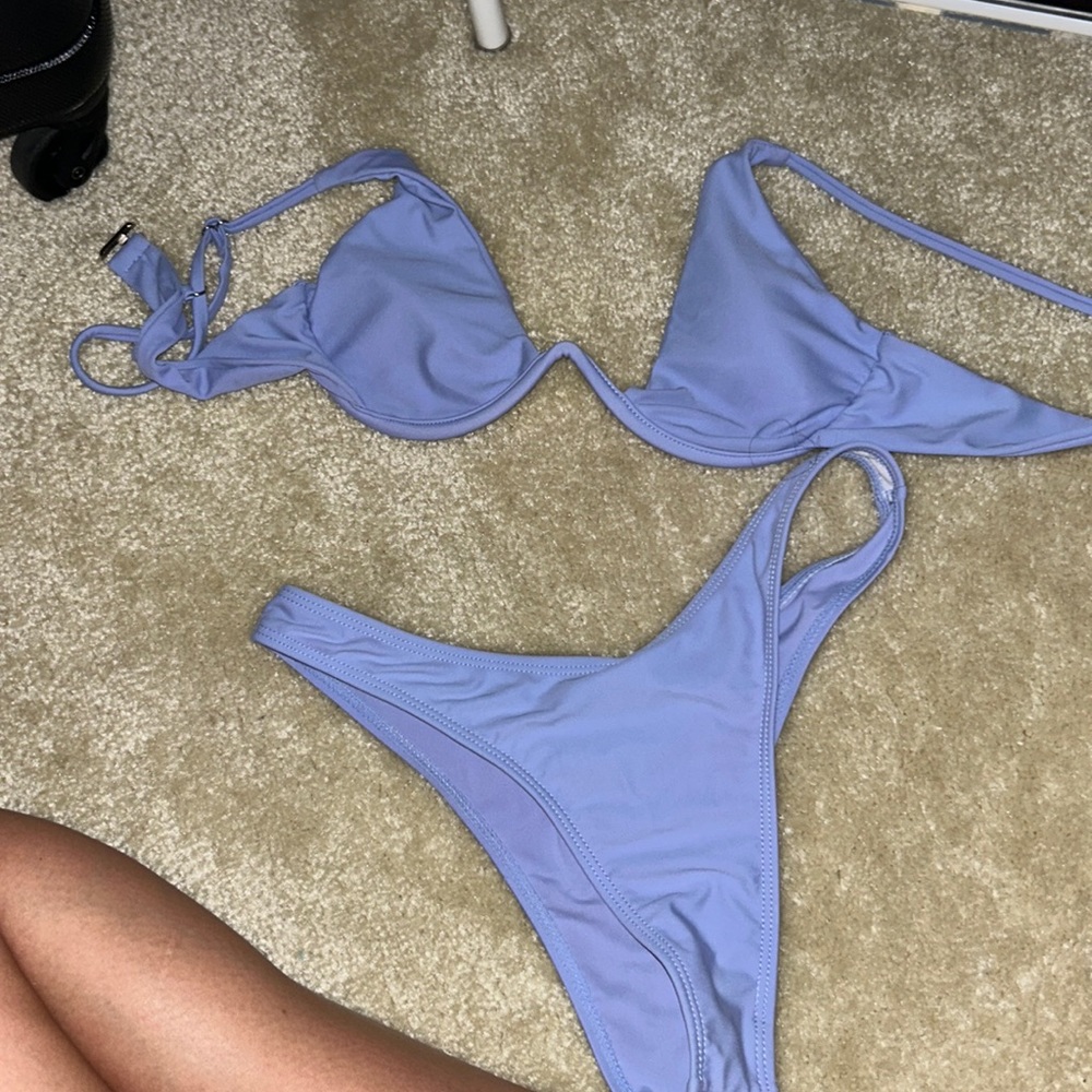 under wire bikini